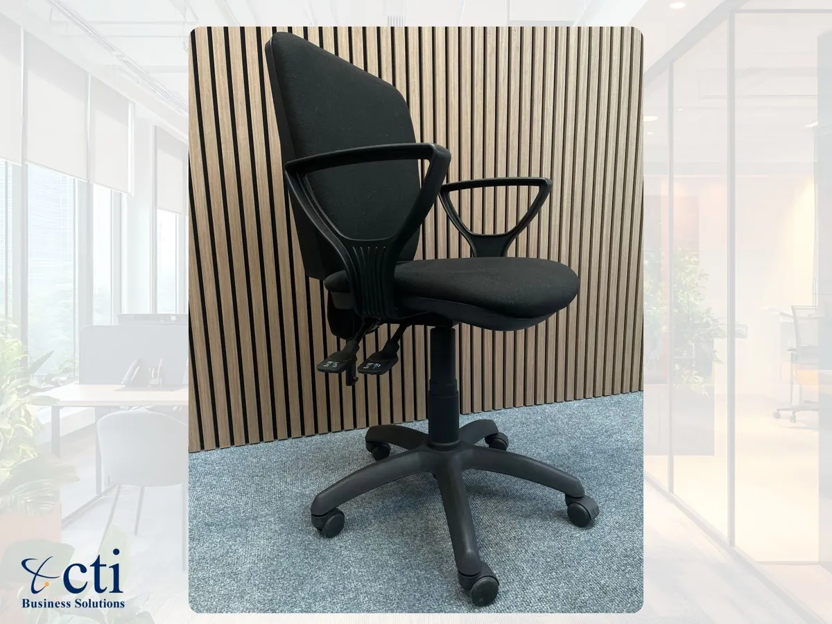 200 X Black Adjustable Office Chairs - Grade A - Image 4