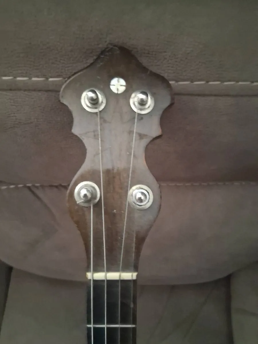 Vintage tenor banjo - Image 1