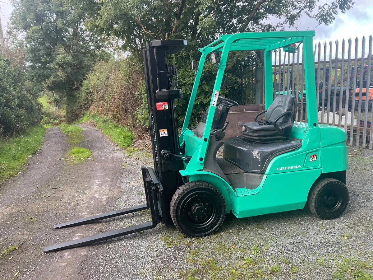 FORKLIFT - Image 1