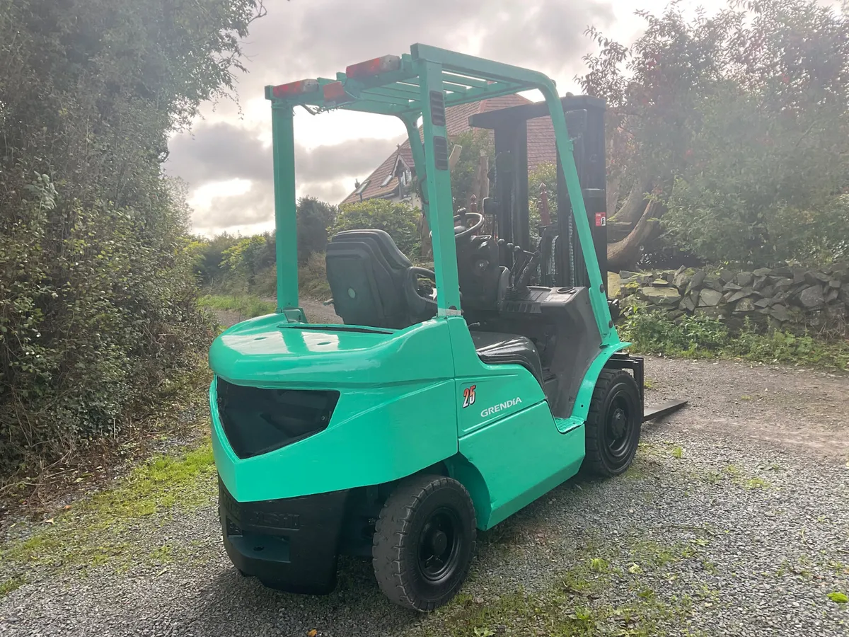 FORKLIFT - Image 4