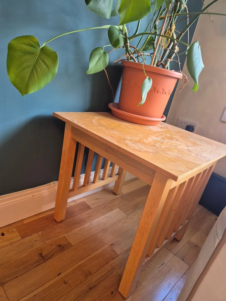 2 x Oak Side Tables - Image 2