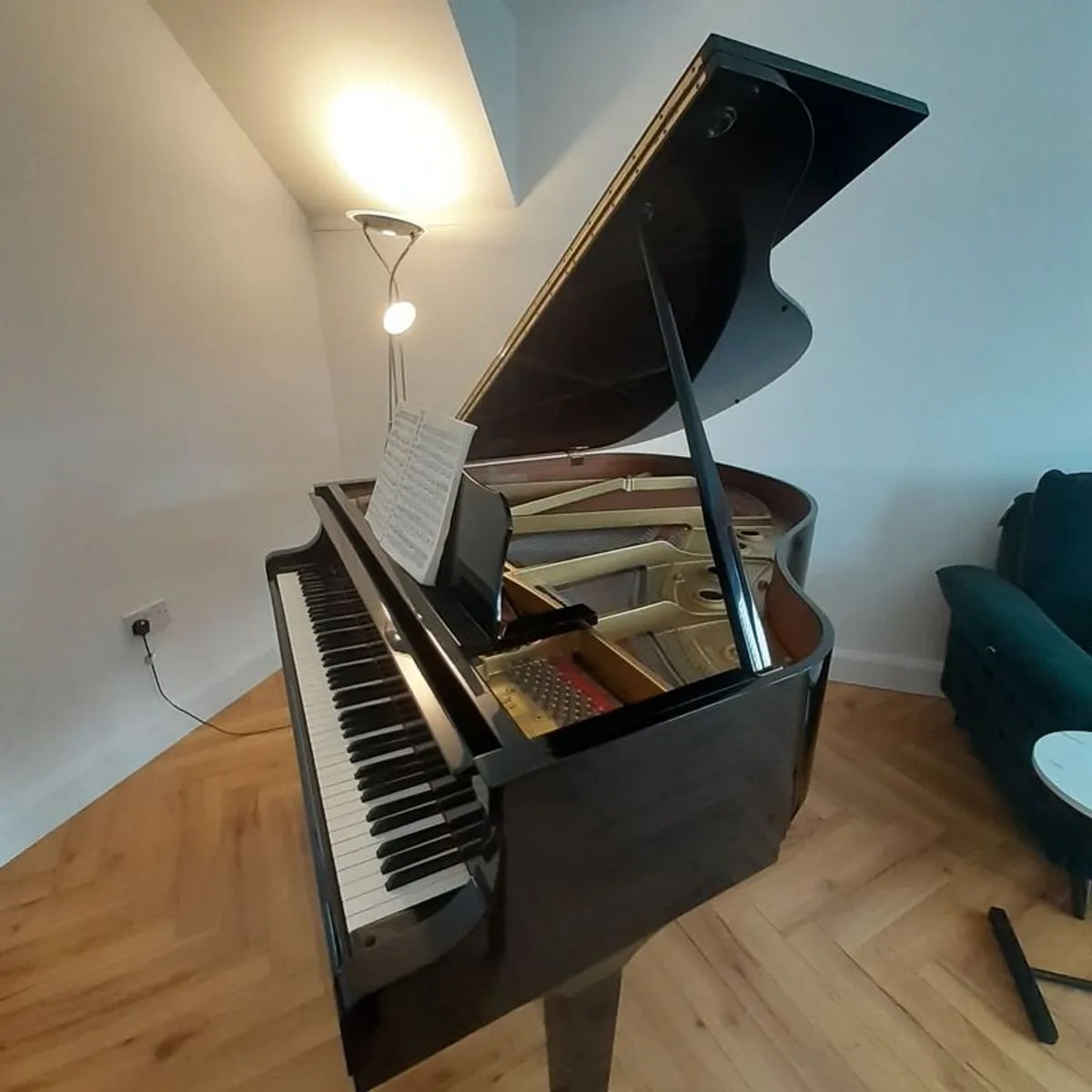 A1 Yamaha 4'11" baby grand piano - Image 1