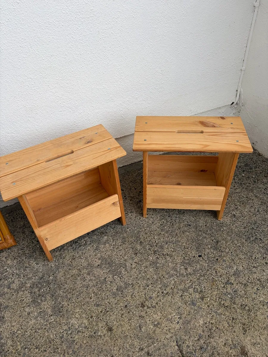 2 x stools for €20