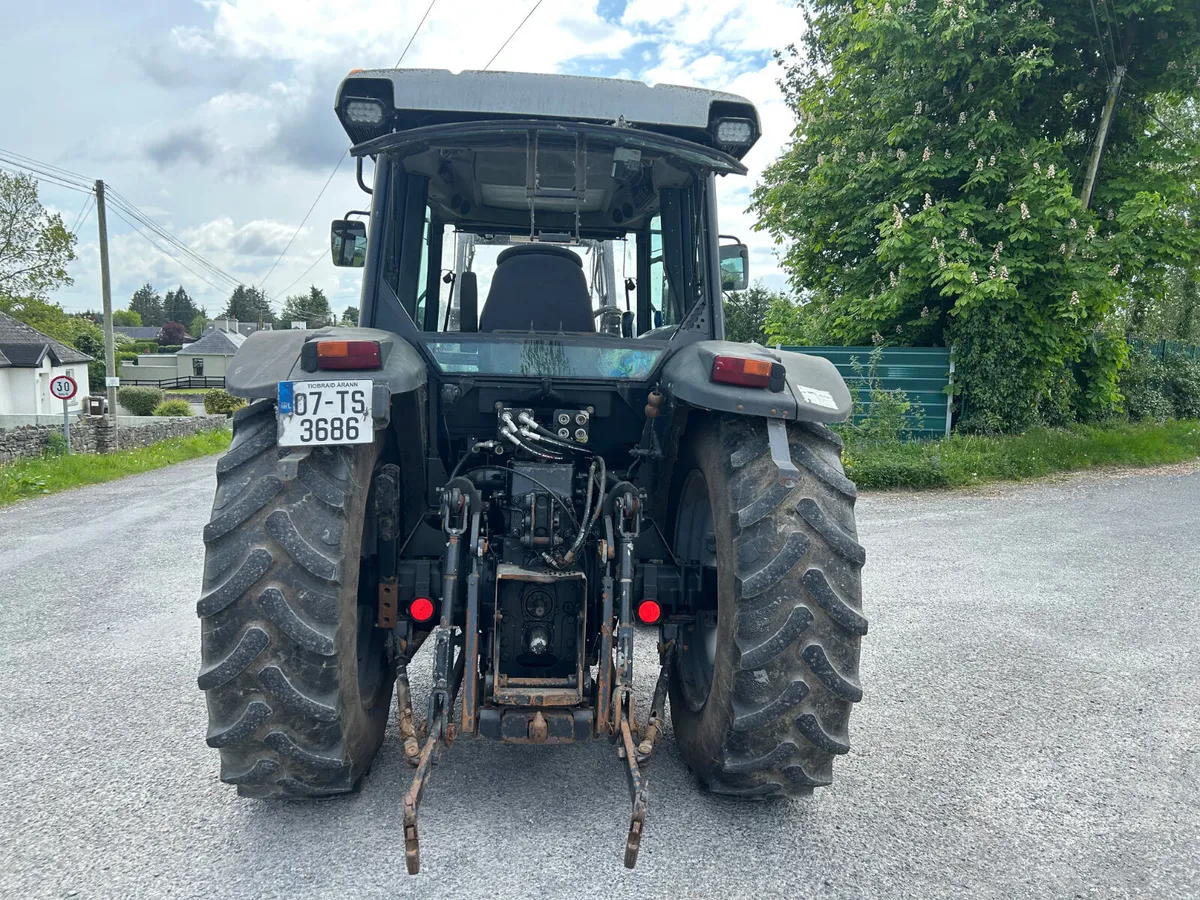2007 Lamborghini R3.95 with Loader - Image 2