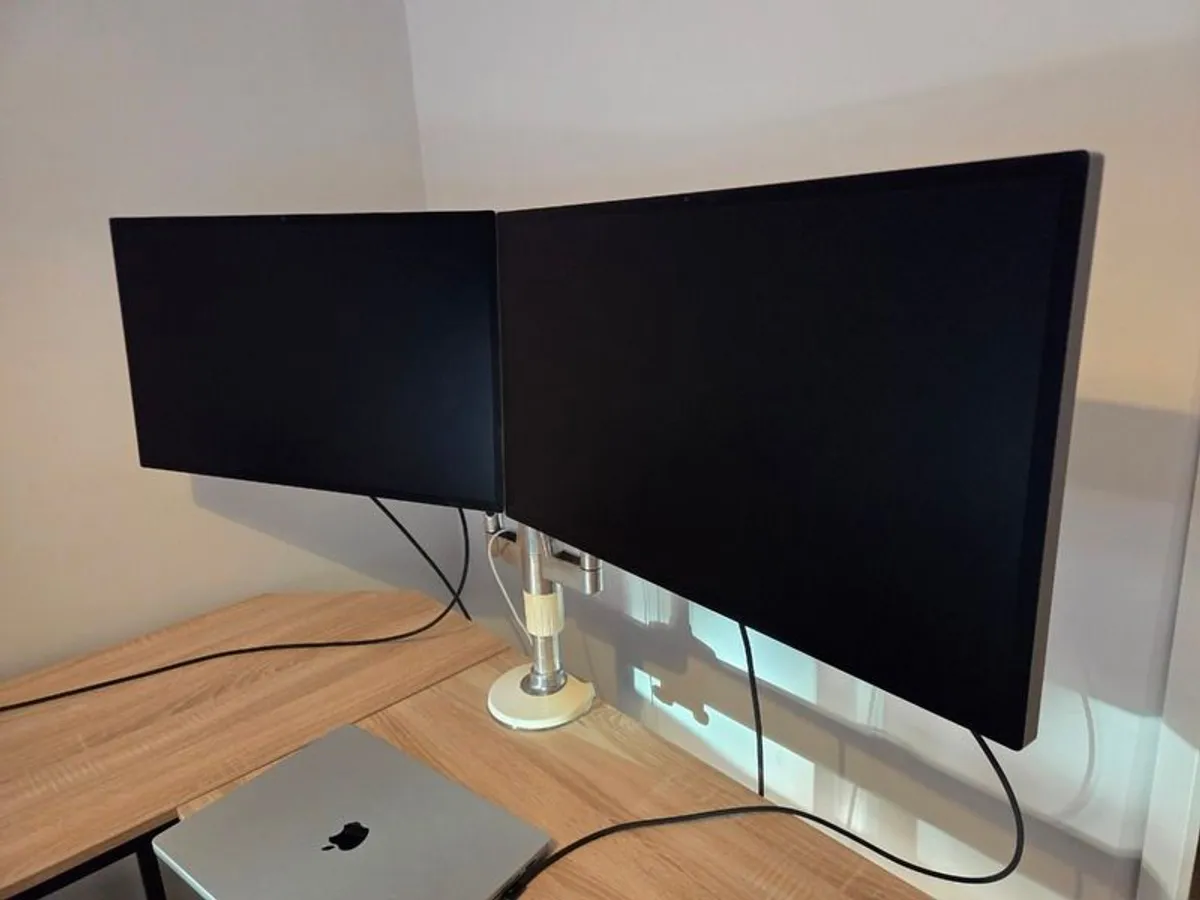Studio Display - Nano-texture glass - VESA mount adapter - Image 2
