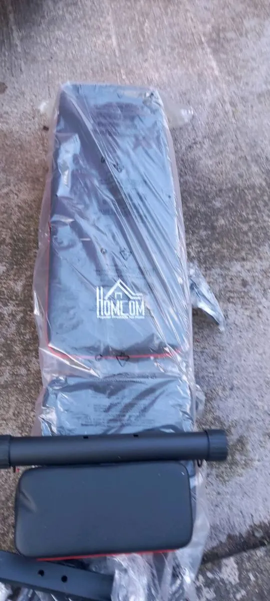 Dumb bell bench in box - Image 1