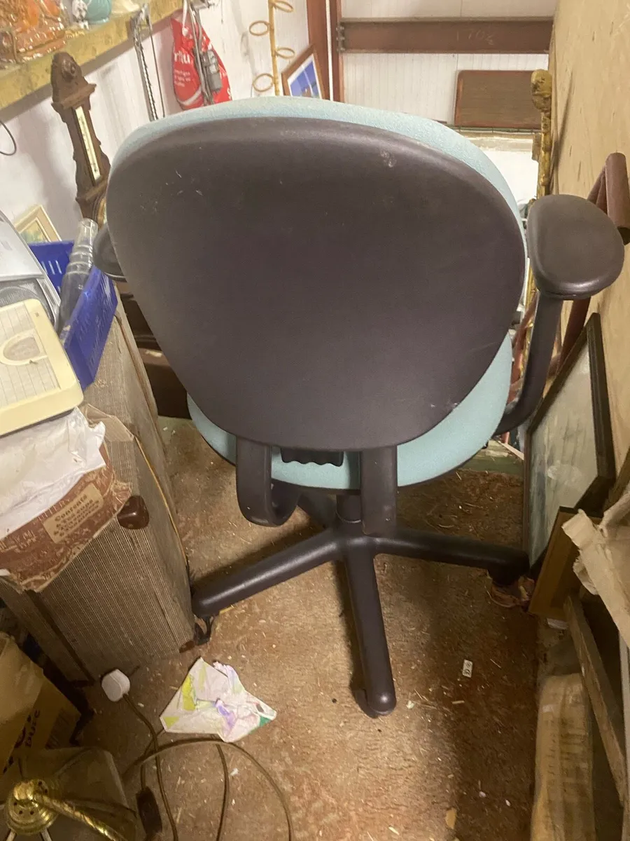 Office chair - Image 4