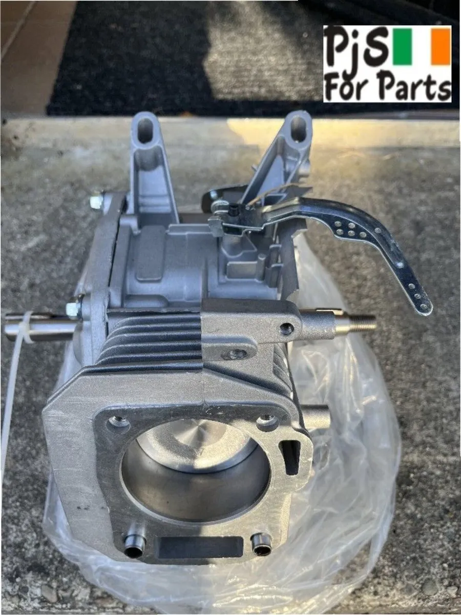 Small engine parts - Image 1