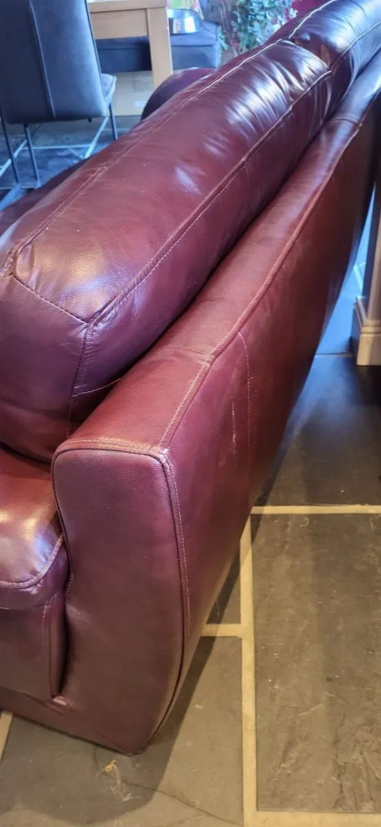 Leather couch - Image 3
