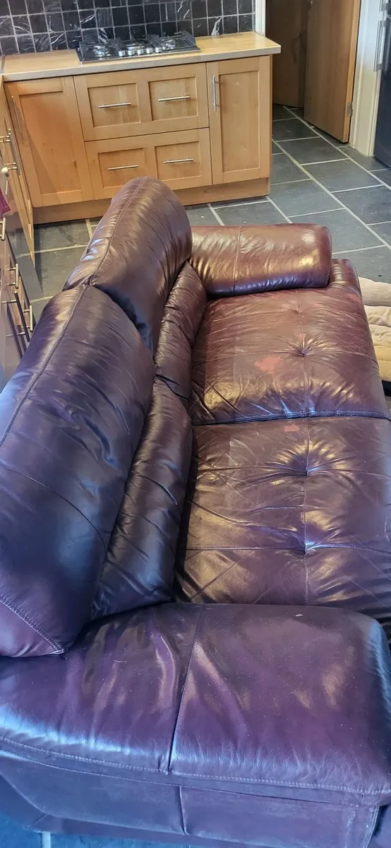 Leather couch - Image 1