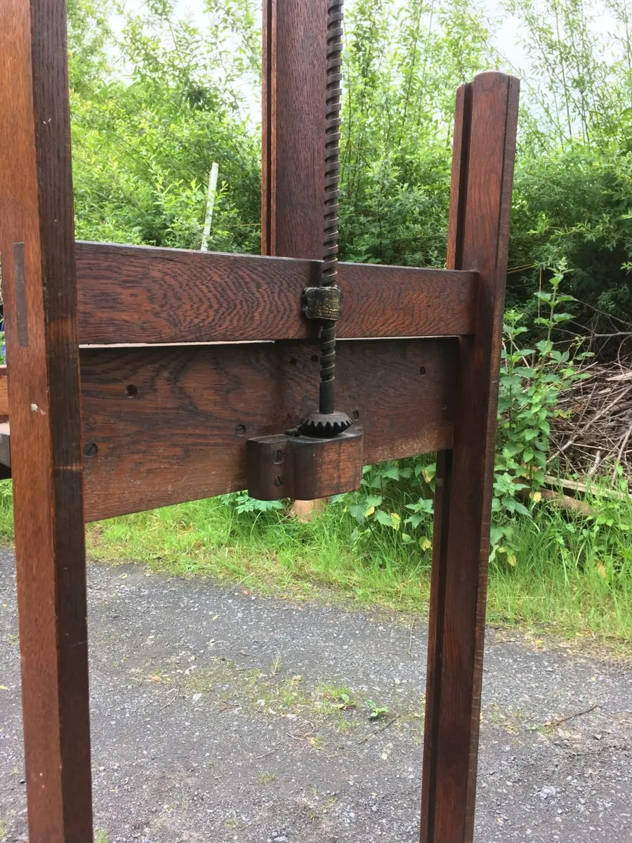 Vintage   Victorian  studio art easel . - Image 3