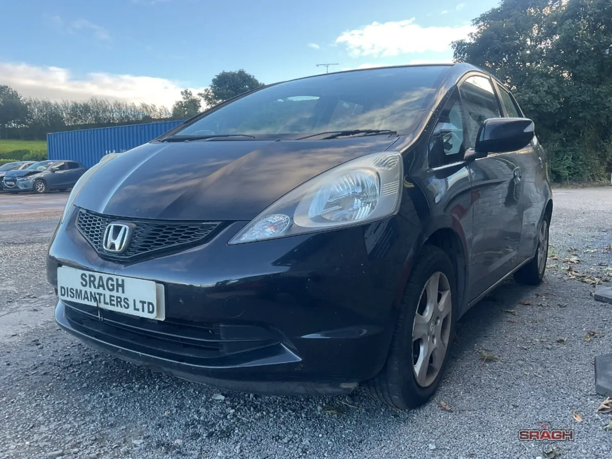 2011 HONDA JAZZ Es I Vtec - Image 3
