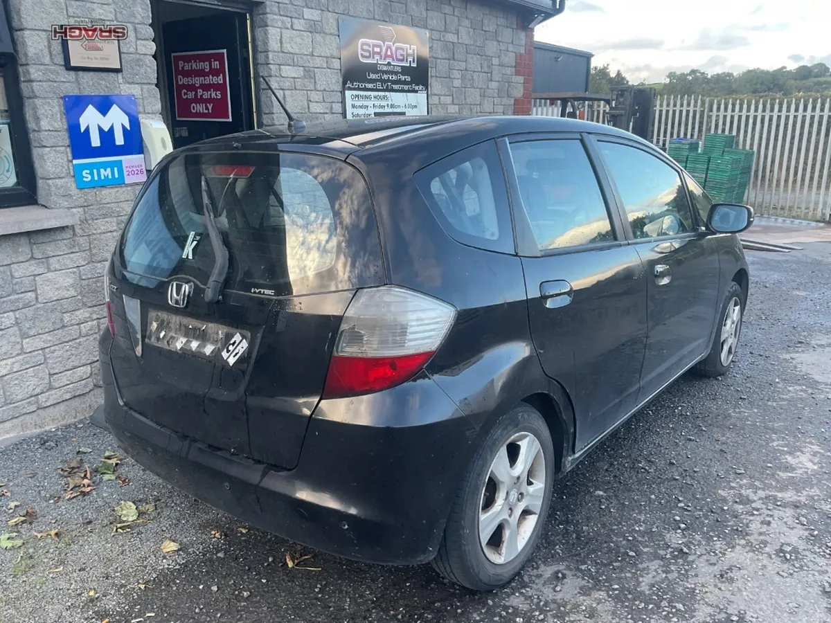 2011 HONDA JAZZ Es I Vtec - Image 4