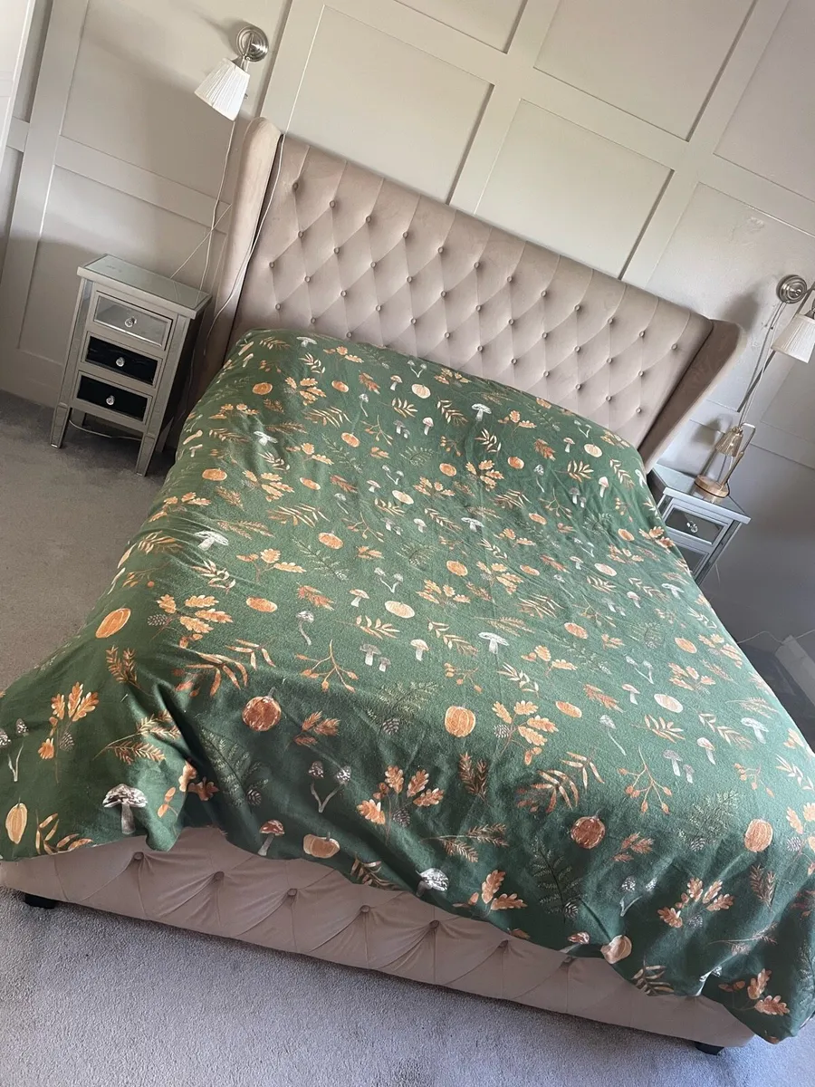 King size bed - Image 2