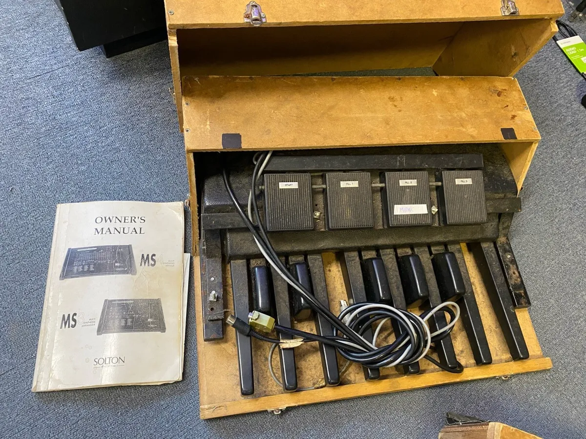 Solton MS4 bass pedals & footswitch - Image 2