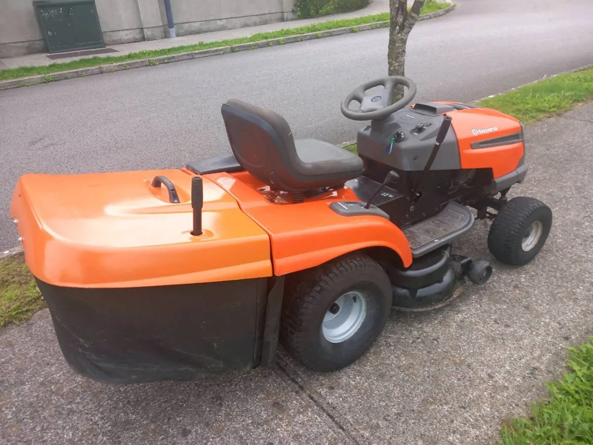 Ride on lawnmower - Image 3