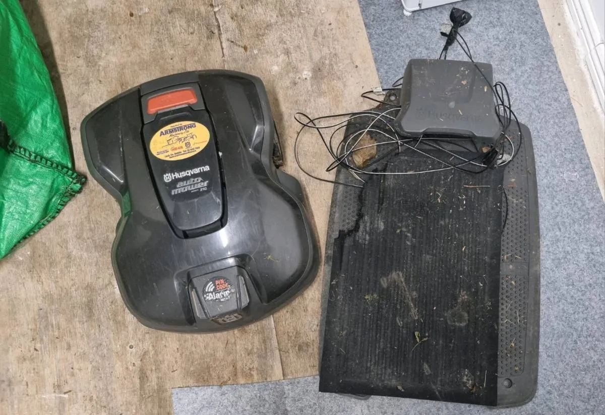 Automower Robotic lawnmower - Image 3