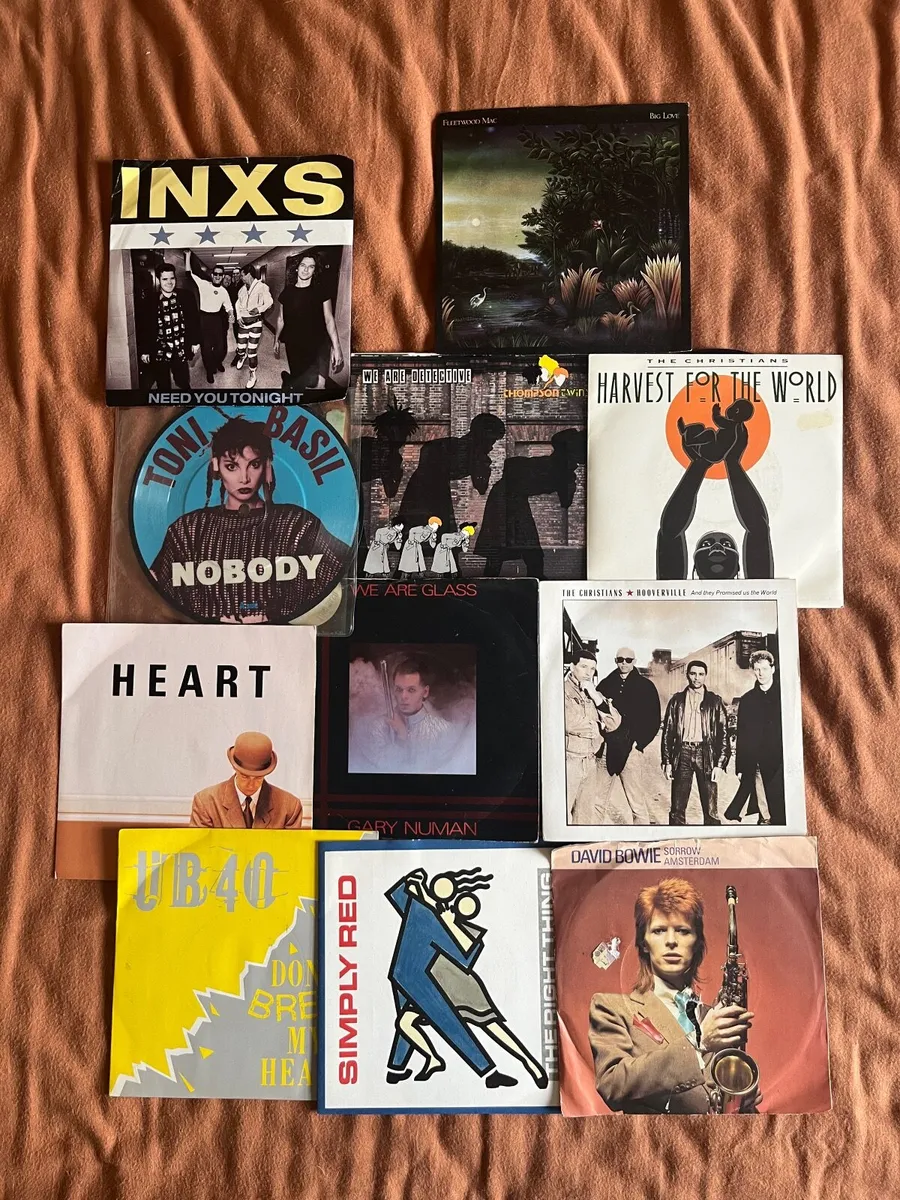 1000 Vinyl   7 inch singles collection - Image 1