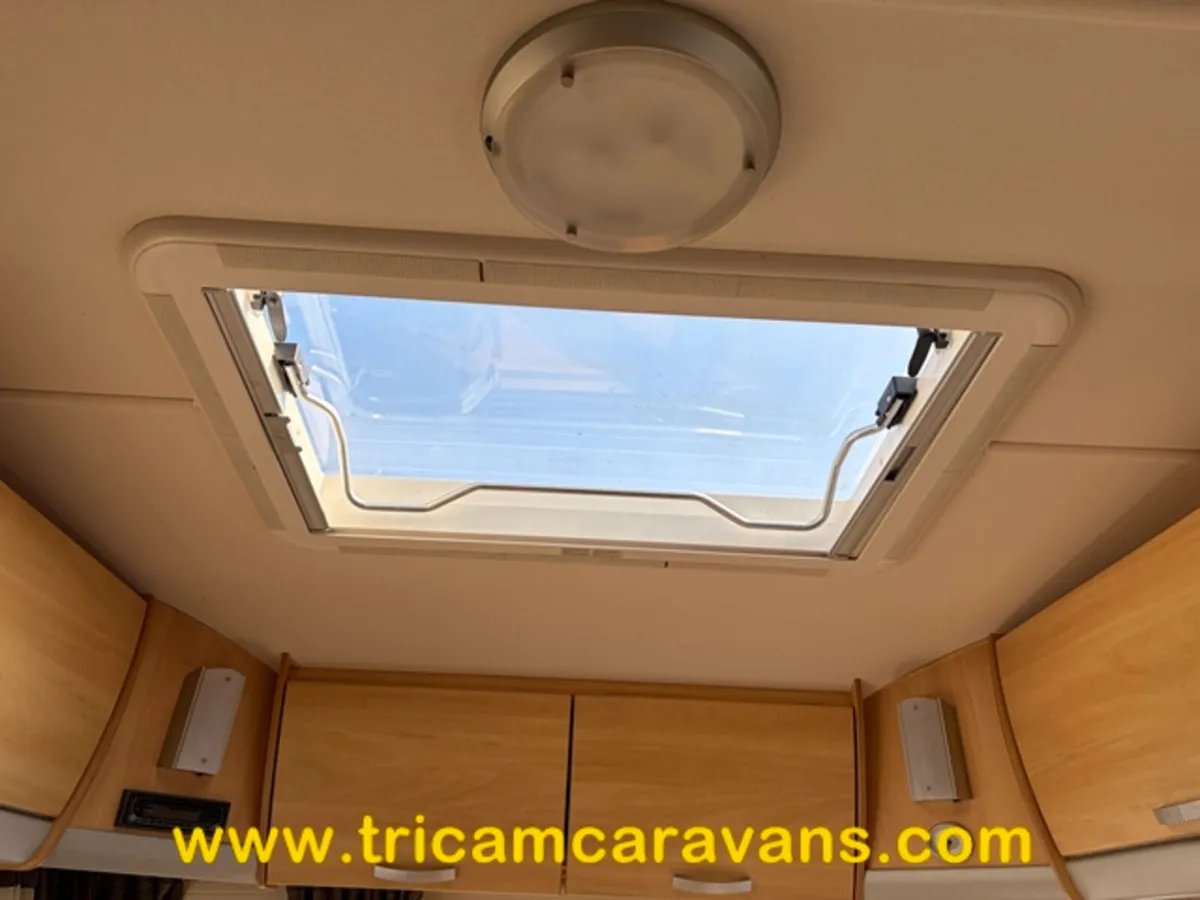 2007 Sterling Europa 495/4 Fixed Bed - Image 3