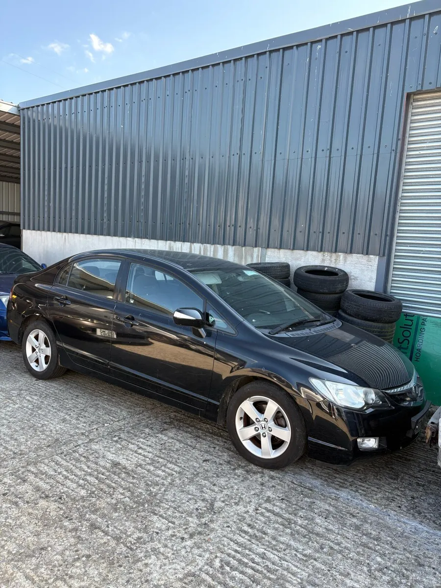 Honda civic fd1 1.8 Vtec “breaking “ - Image 1