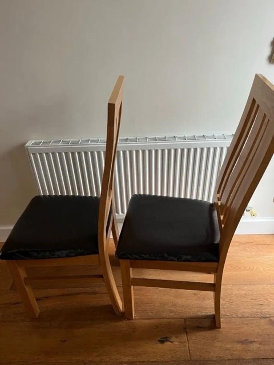 8 Solid Oak Chairs - Excellent Condition - Image 2