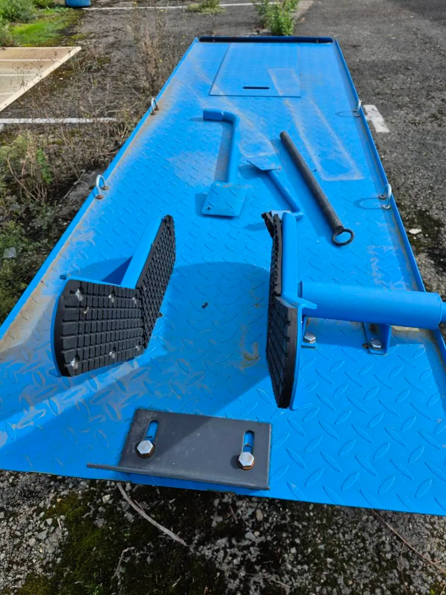 Motorbike lift - Image 2