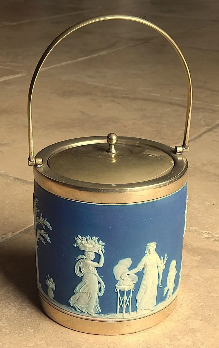 Vintage Wedgwood Jasperware Biscuit Barrel - Image 1