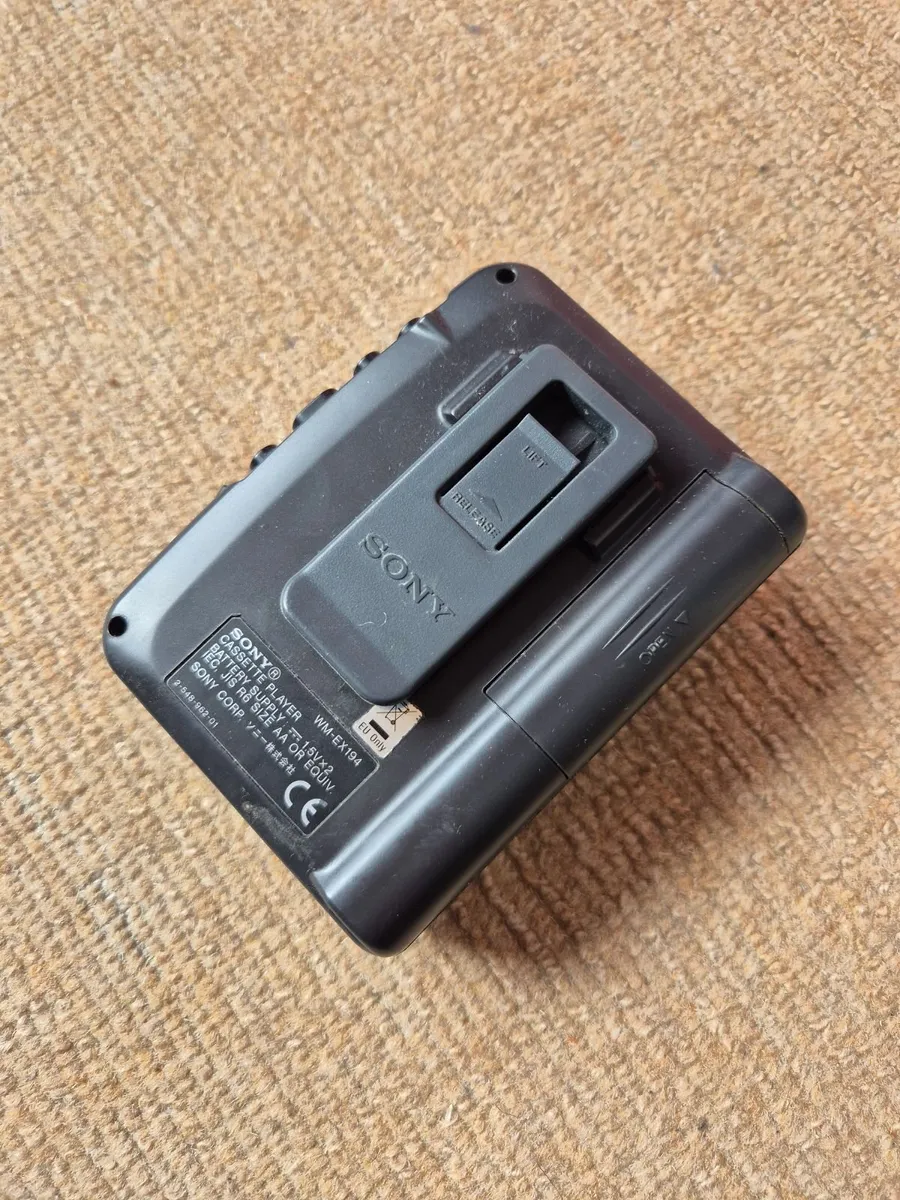 Vintage Sony Walkmam - Portable cassette player - Image 2