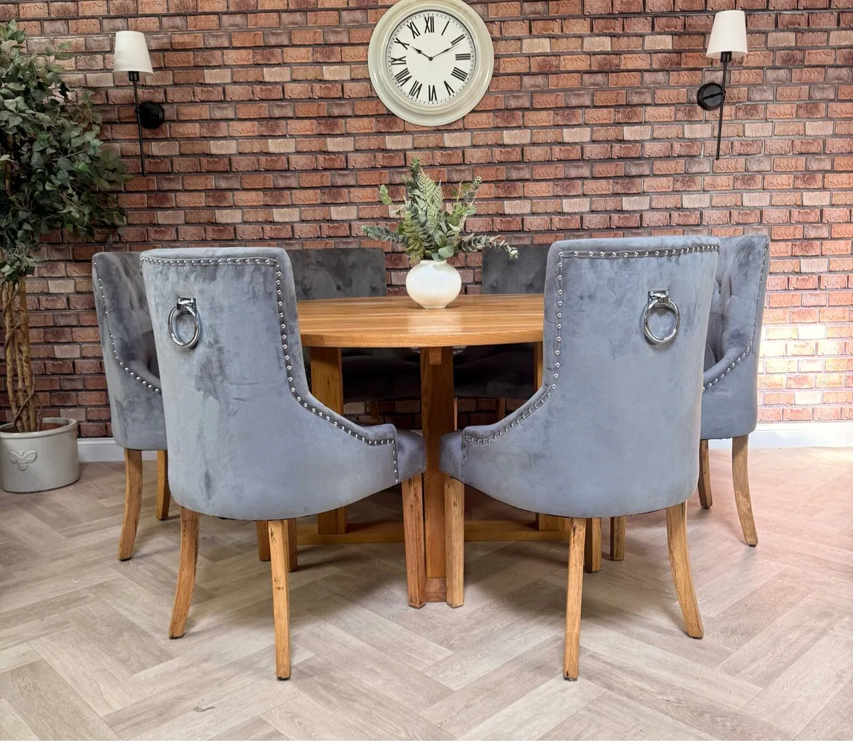 (Ex-display) solid oak kitchen table & 6 chairs - Image 1