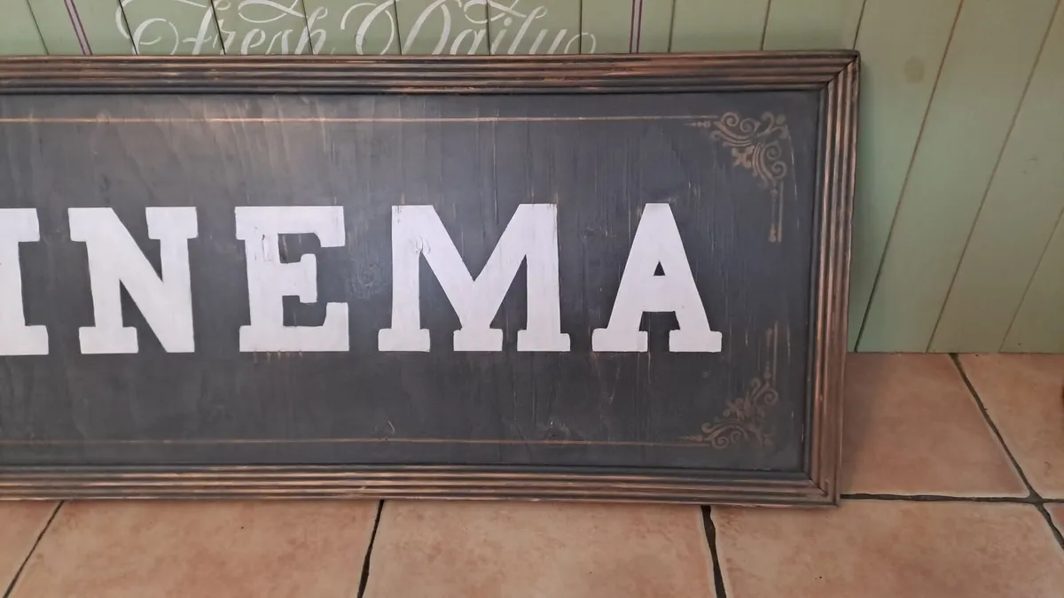 Large vintage style wooden cinema sign - Image 4