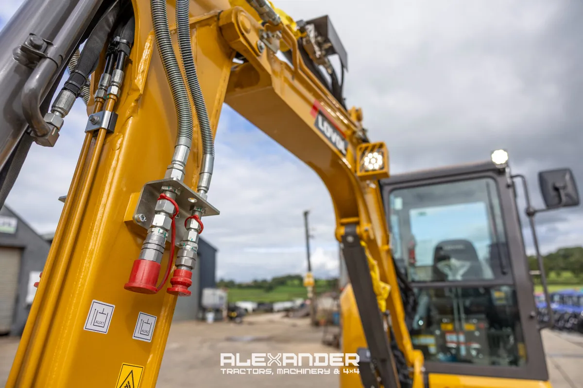 Lovol FR36F-U Mini Digger Excavator - Image 2