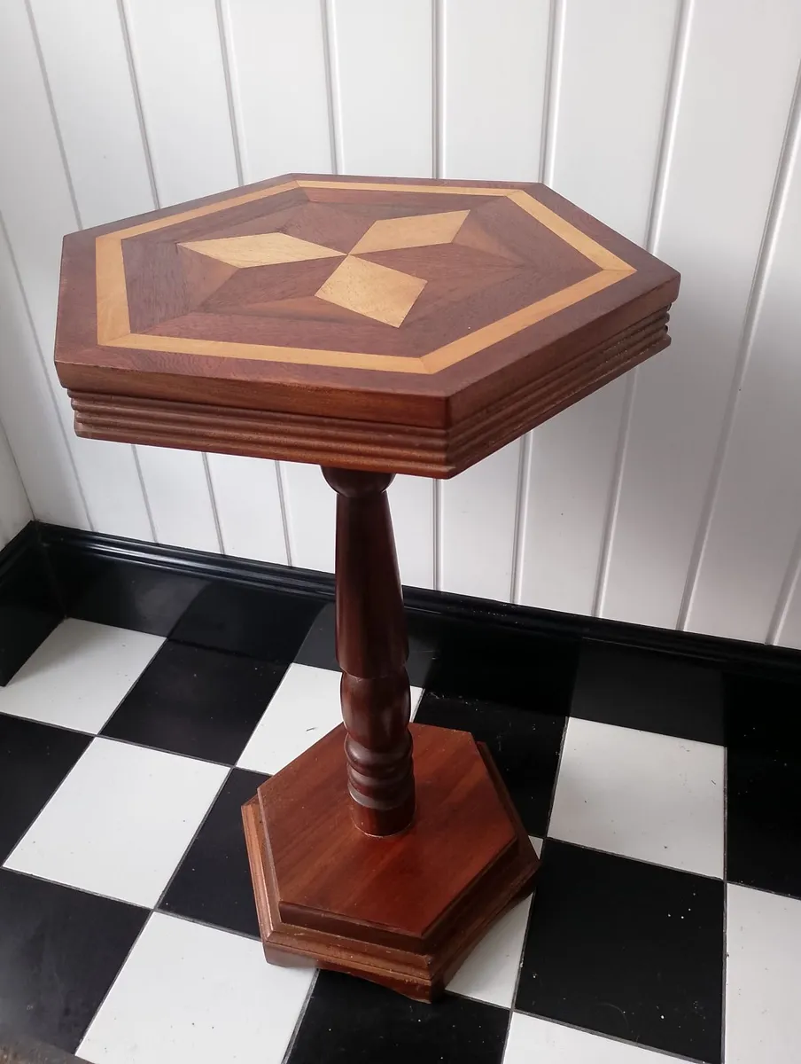 Vintage mahogany hexagon pedestal table - Image 2