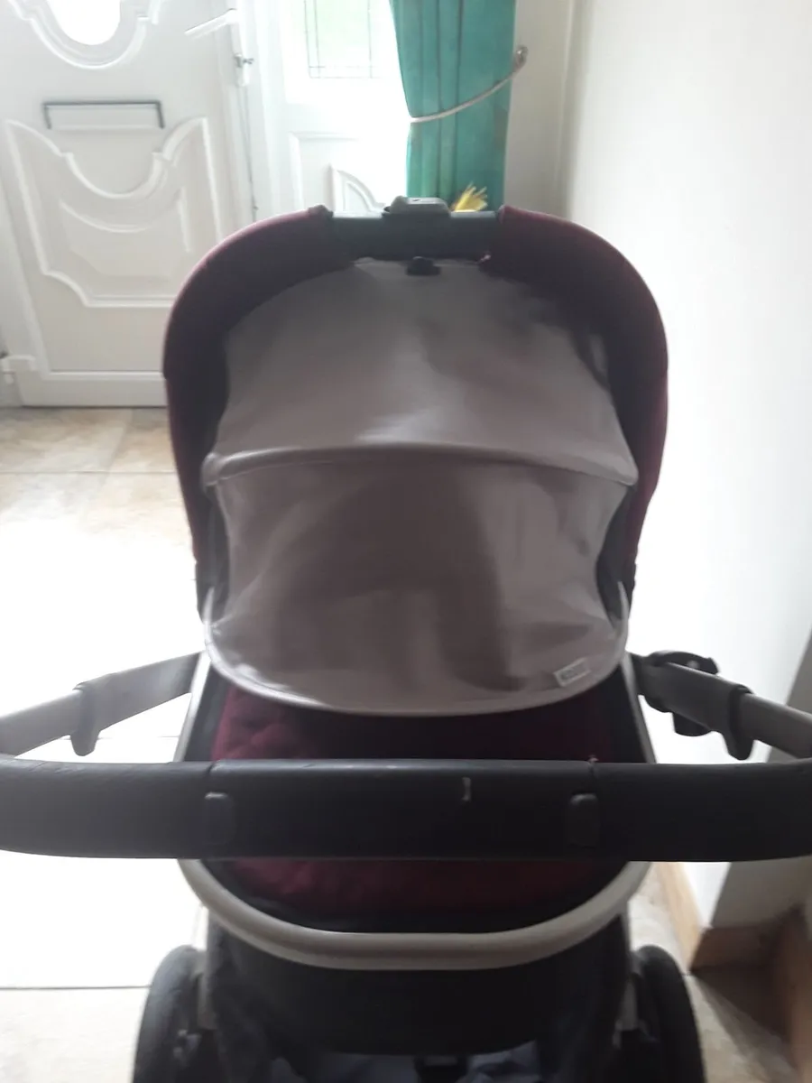 New condition baby prom - Image 3
