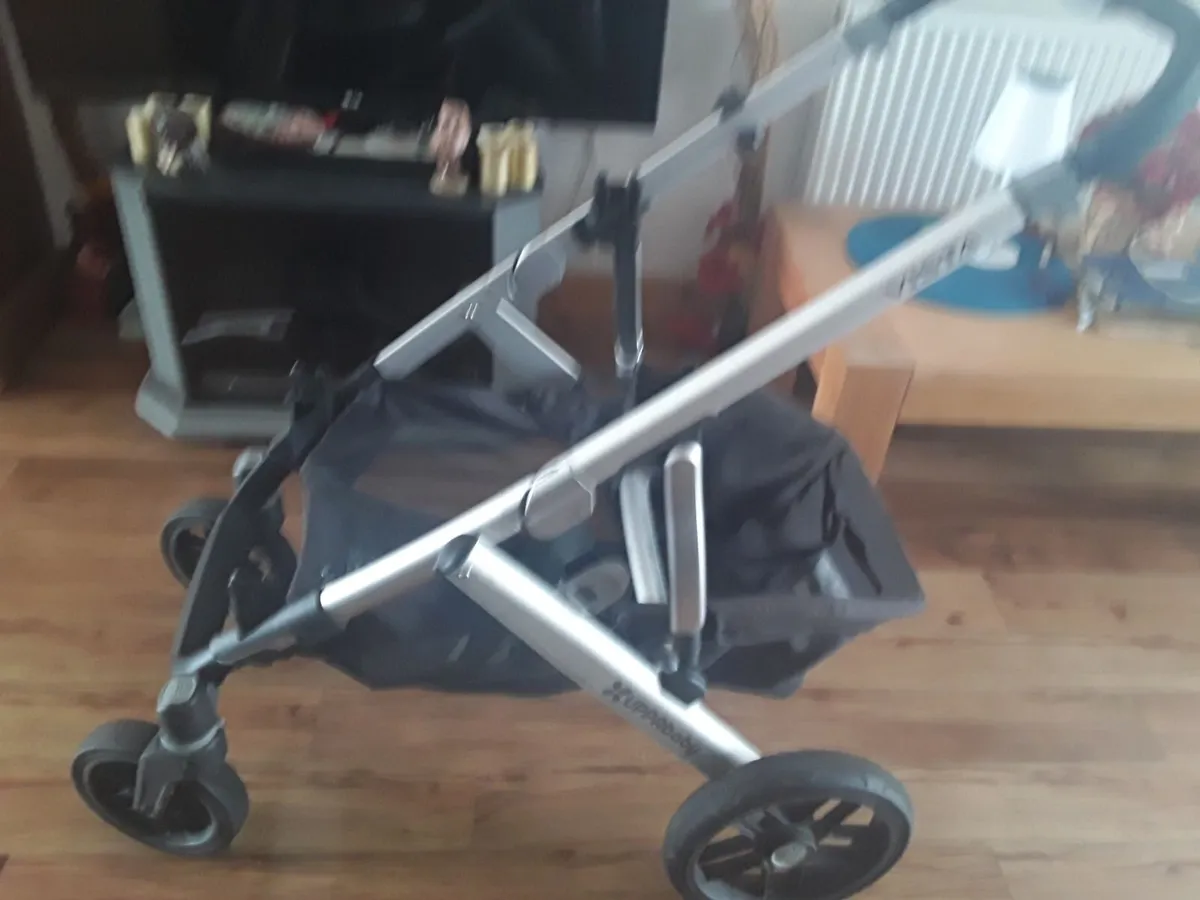 New condition baby prom - Image 4