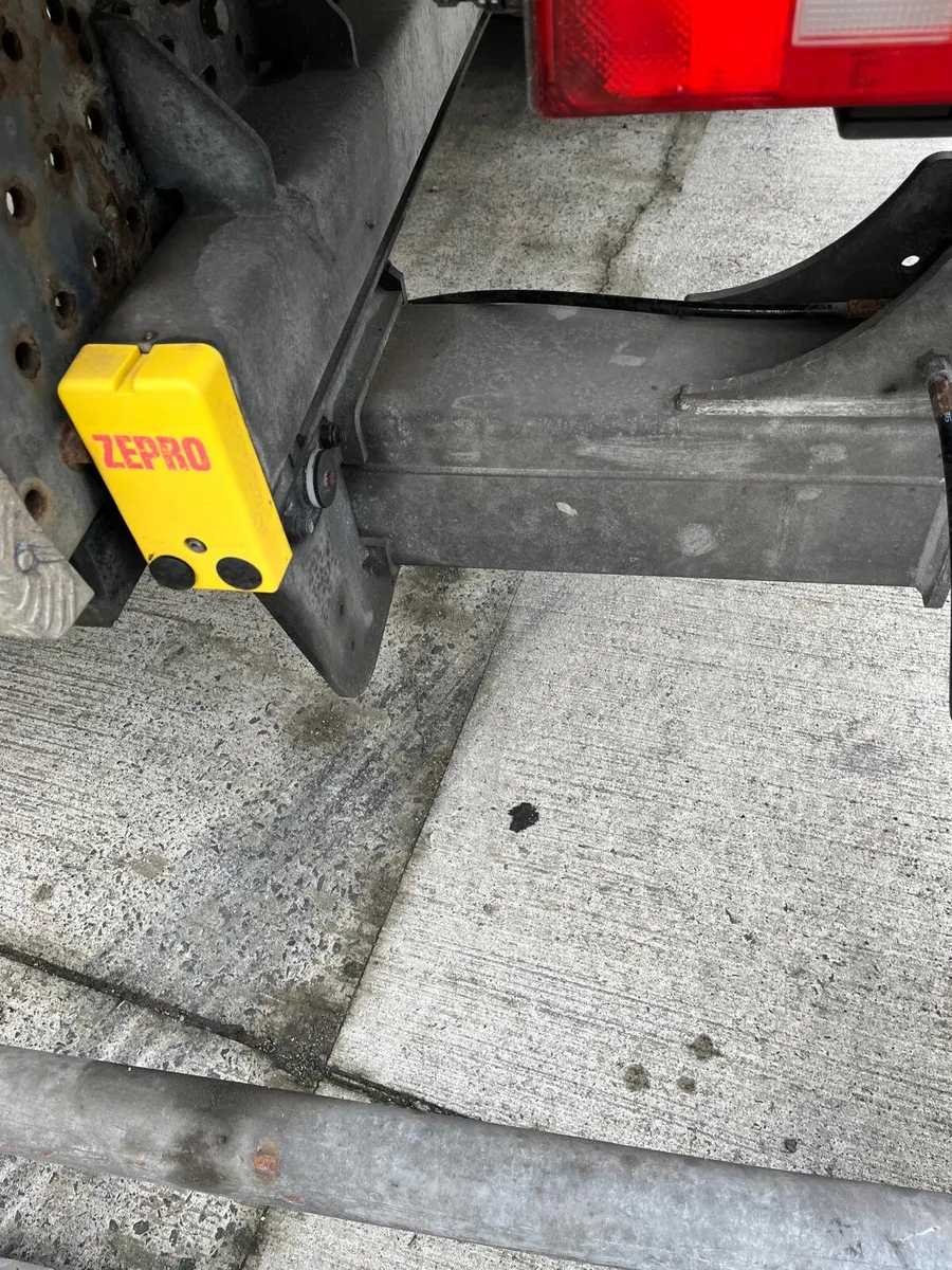 2022 2 Ton Zepro Slide Out Tail Lift - Image 3