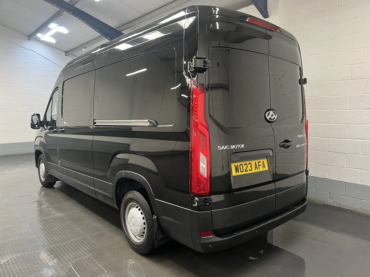 2023 Maxus Deliver 9 Panel Van - Image 4