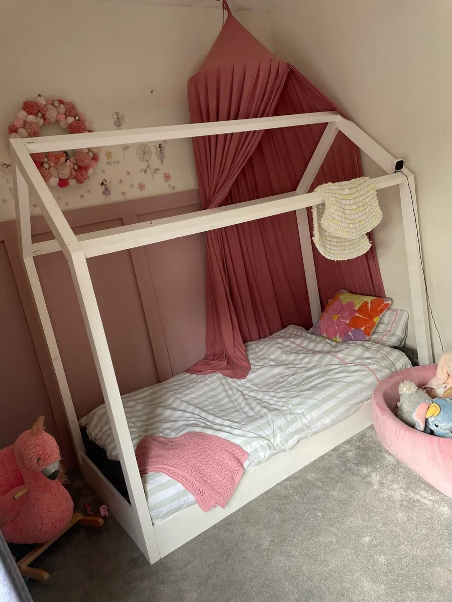 Kids tent bed
