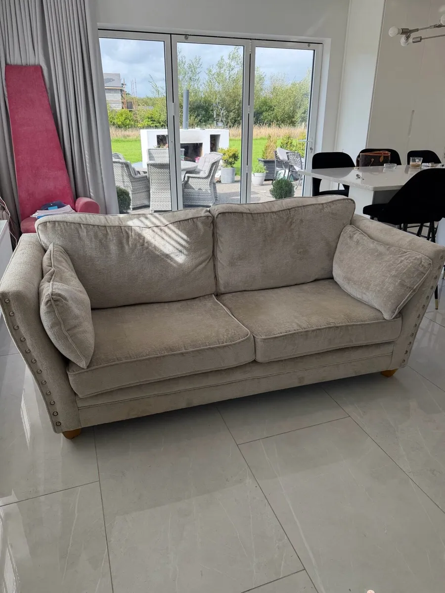 Suite of Furniture - Image 2