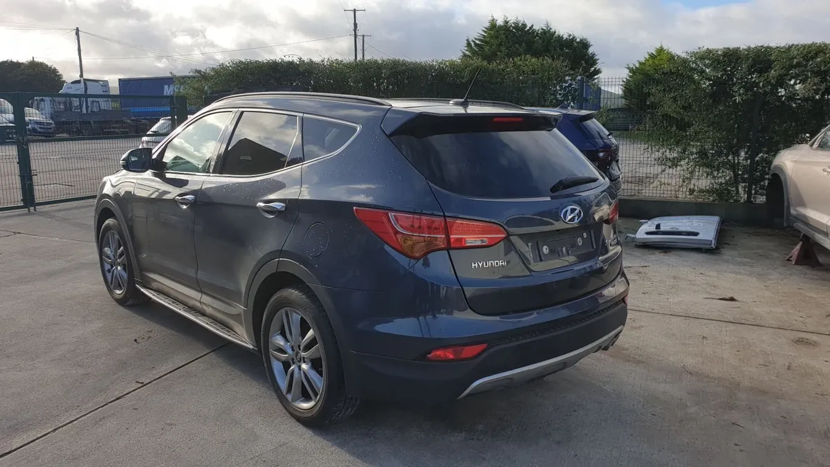 *For parts* Hyundai Santa Fe, 2.2 dsl 6 speed 2015 - Image 2