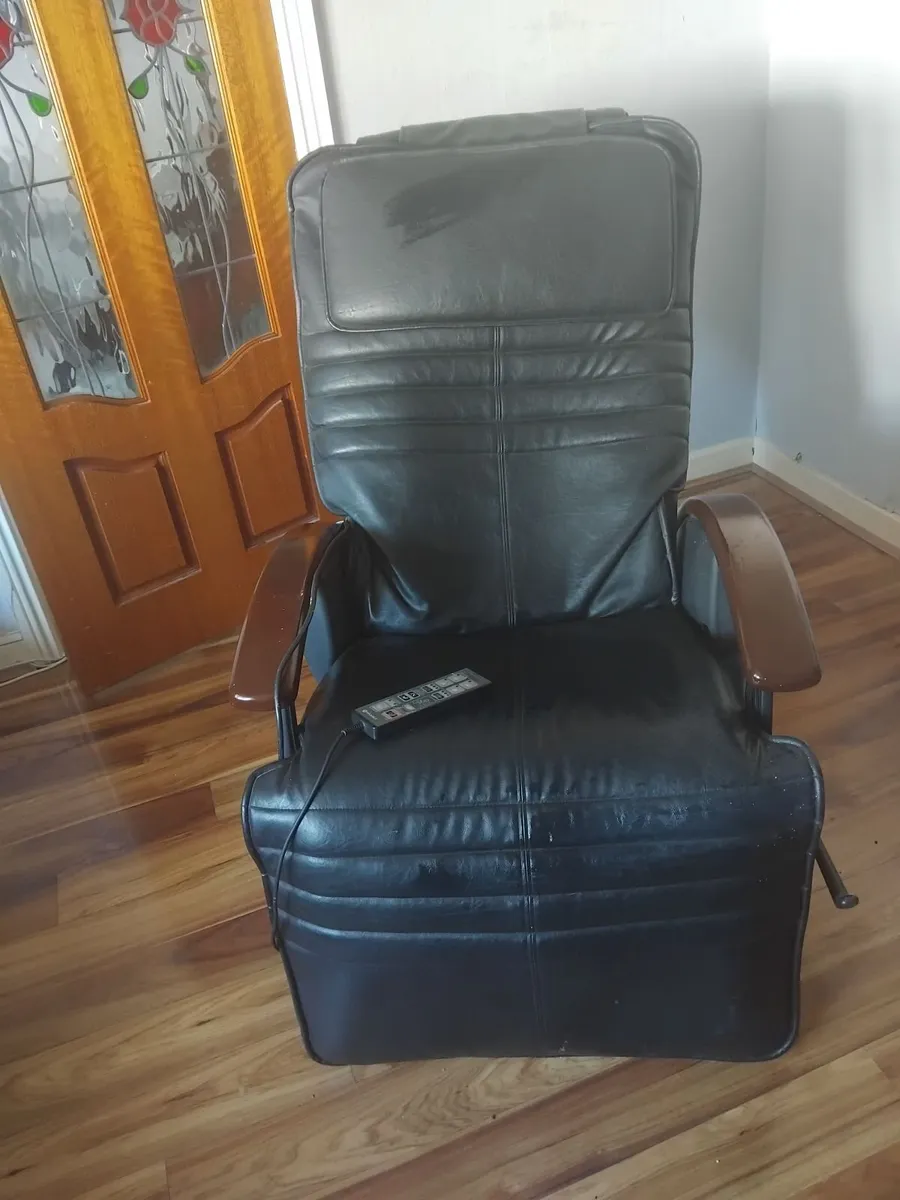 Massage reclining chair ideal for back and neck ma - Image 3
