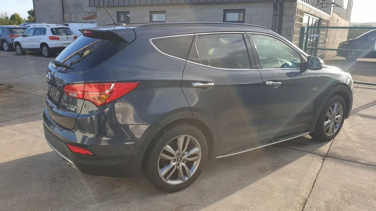 *For parts* Hyundai Santa Fe, 2.2 dsl 6 speed 2015 - Image 4