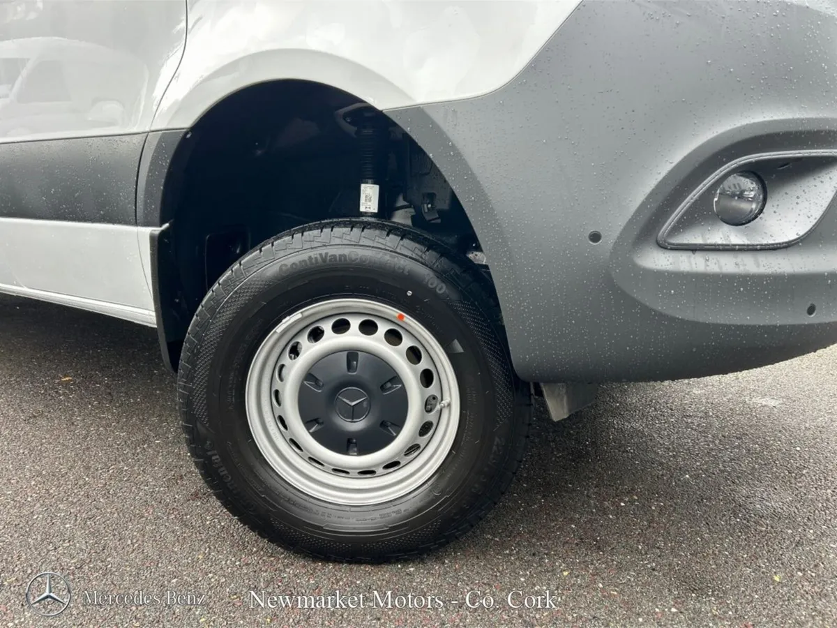 Mercedes-Benz Sprinter 4X4 HIGHROOF MEDIUM WHEEL B - Image 2