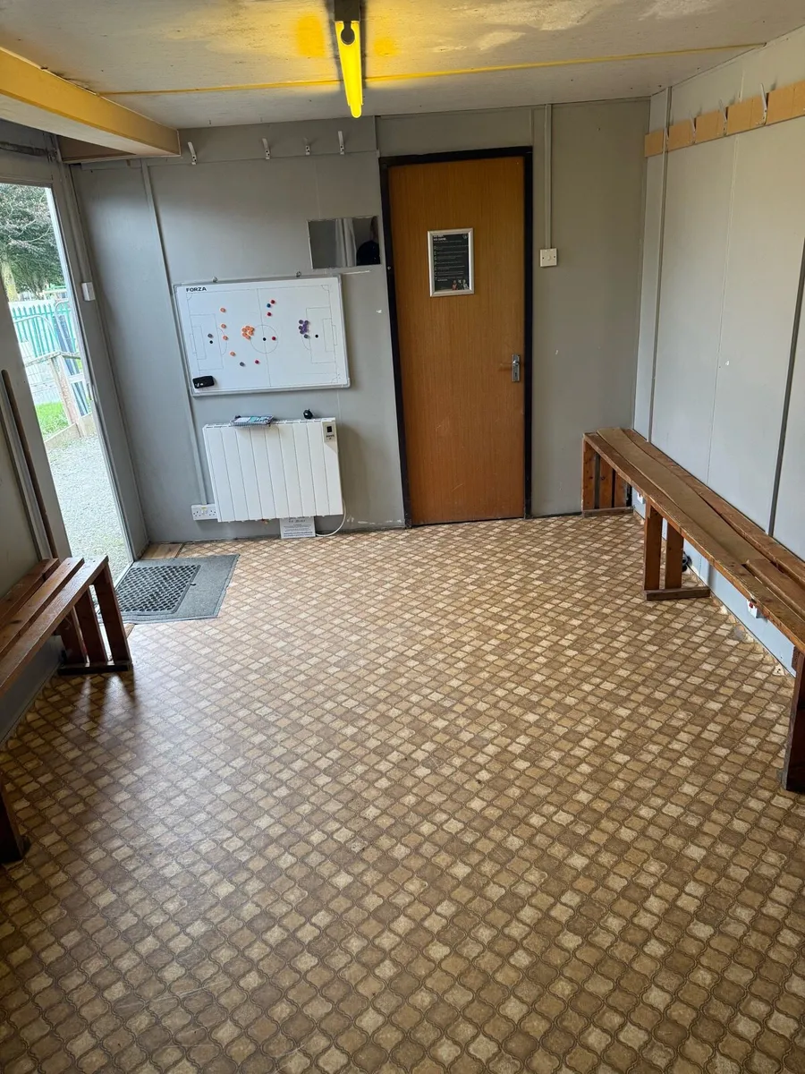 Dressing Rooms - Image 2
