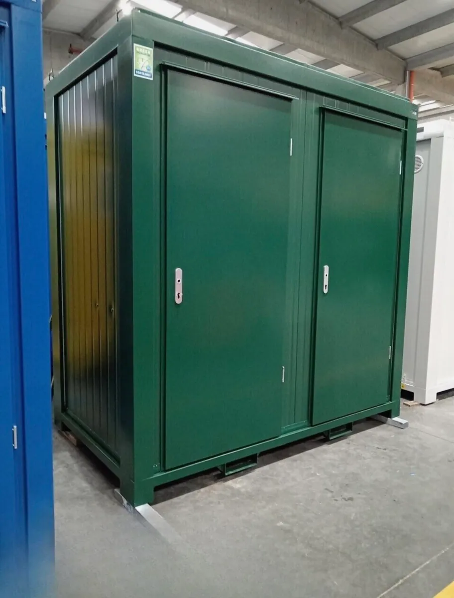 Toilet block double and single - Image 1