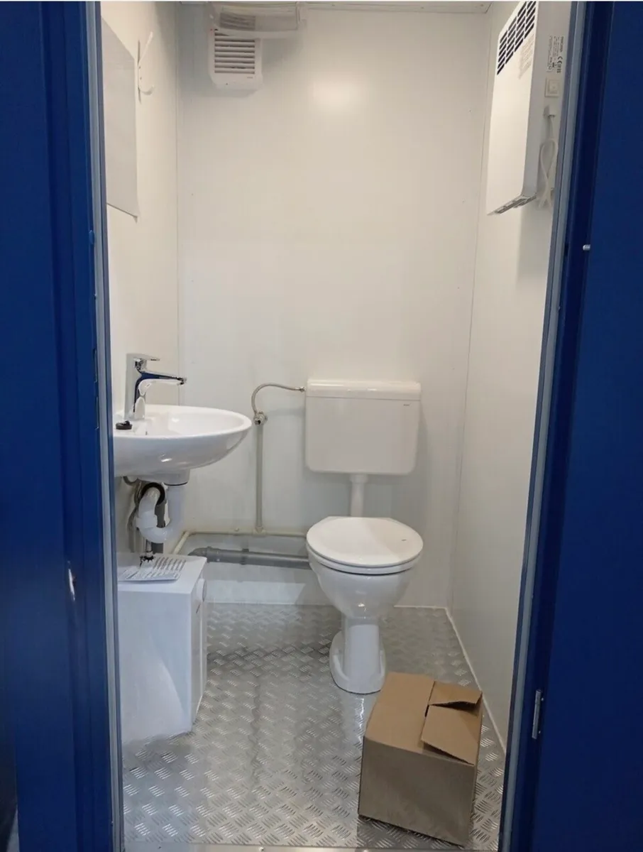 Toilet block double and single - Image 4