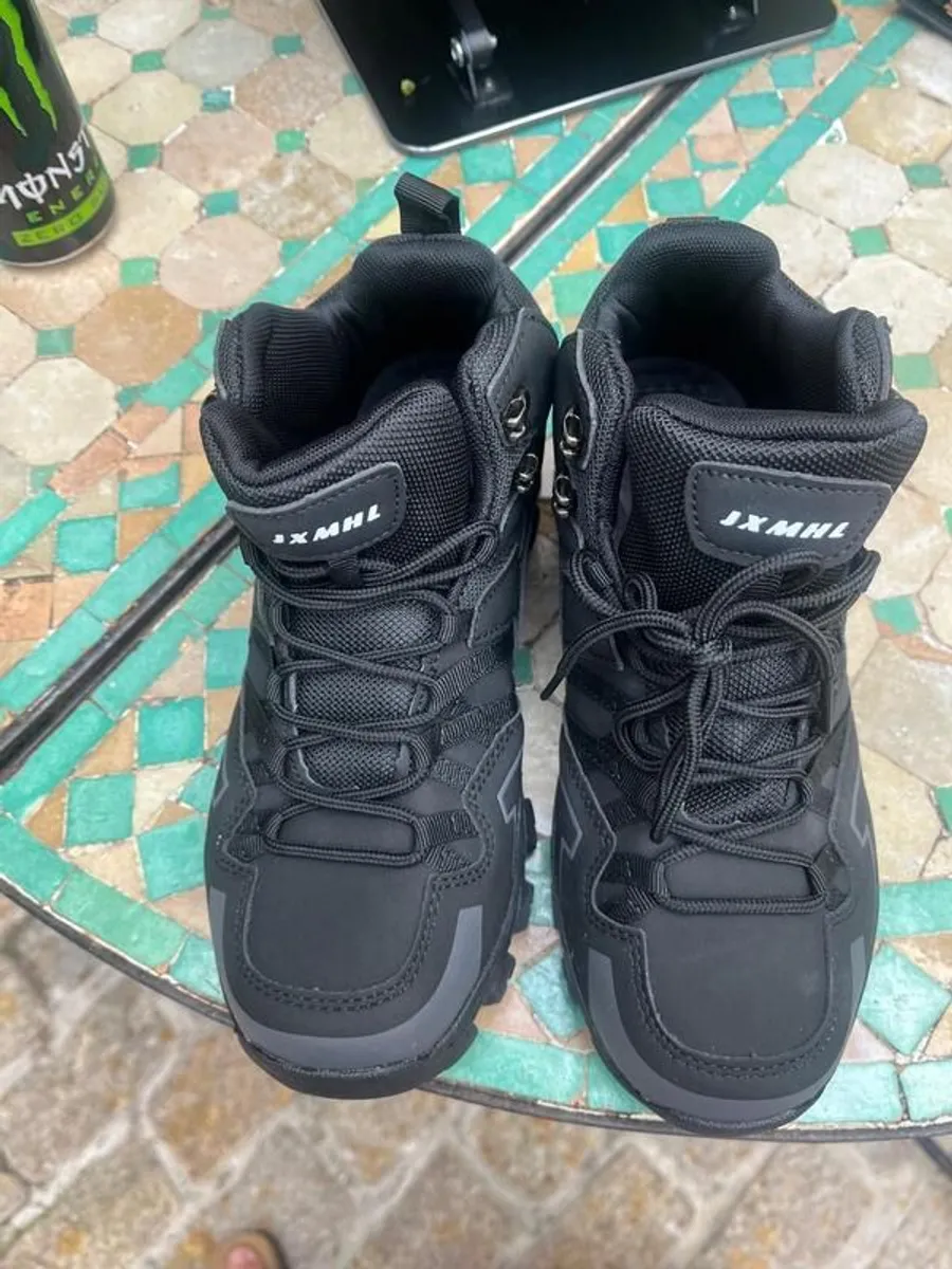 Hiking boots - Image 1
