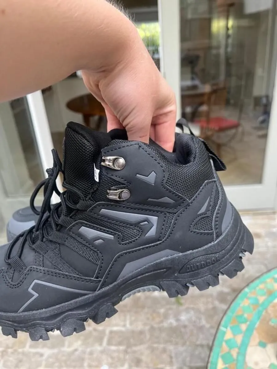 Hiking boots - Image 3