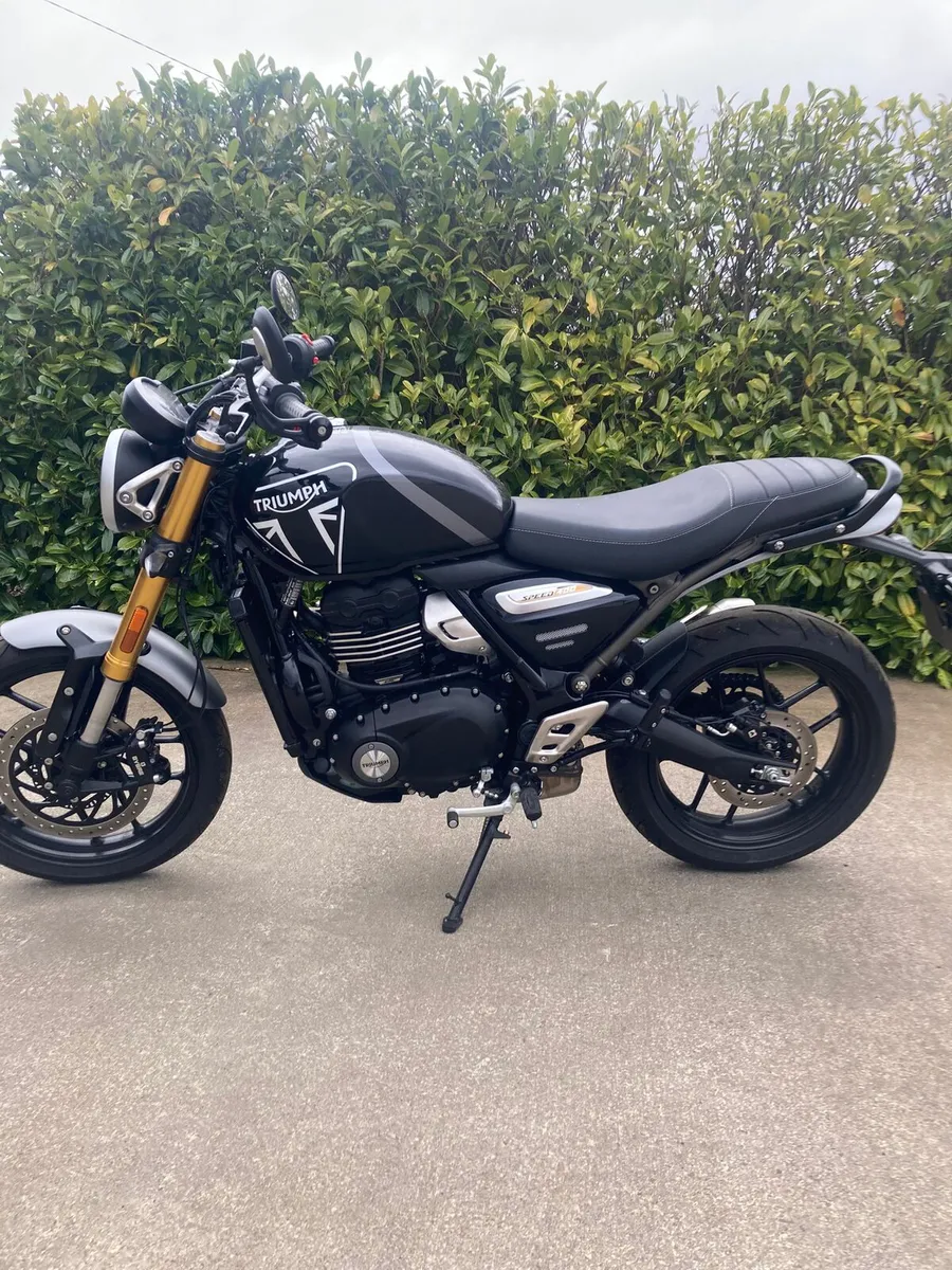 2025 Triumph Speed 400 Only 50 Miles !!! - Image 4