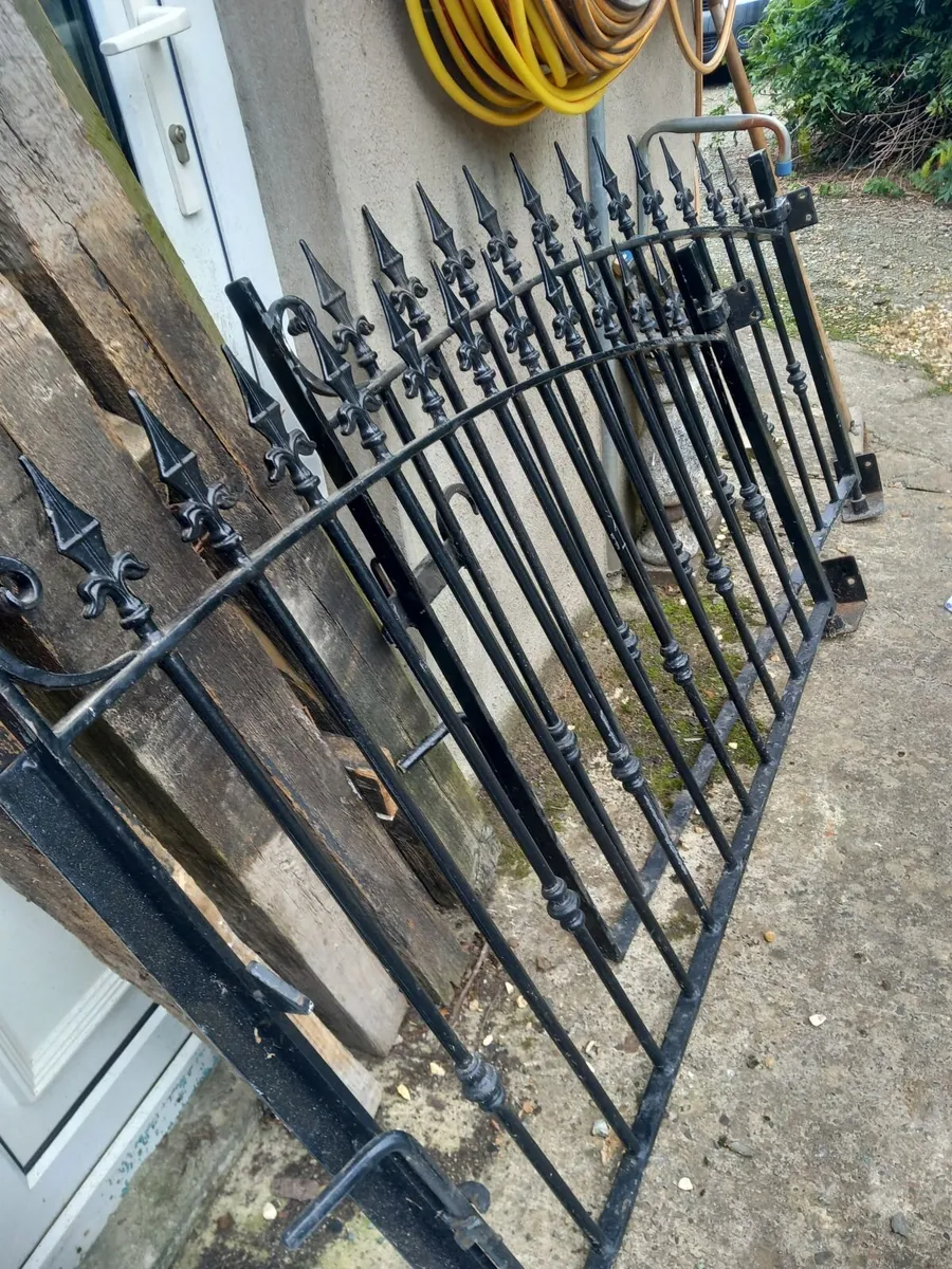 Gates for driveway. - Image 1