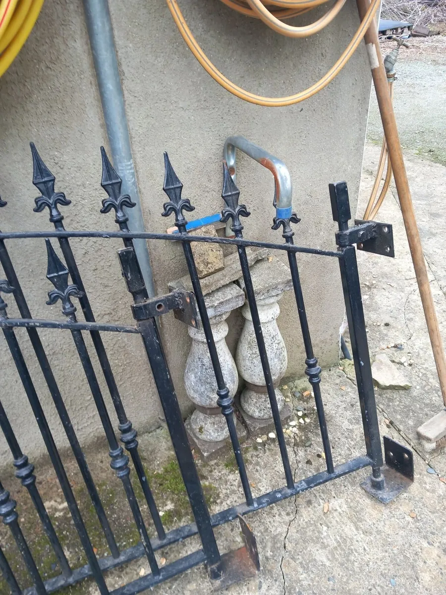 Gates for driveway. - Image 3